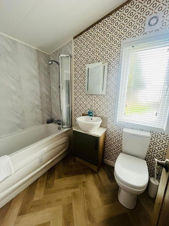 Lucky Lodge With Hot Tub York Zewnętrze zdjęcie